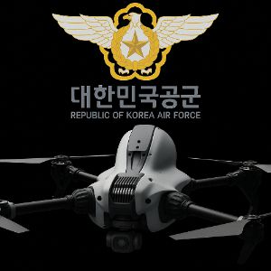 대한민국 공군 마크 및 아이원랩의 전천후 군사용 AI 드론 'Cypheron'/사진제공=아이원랩