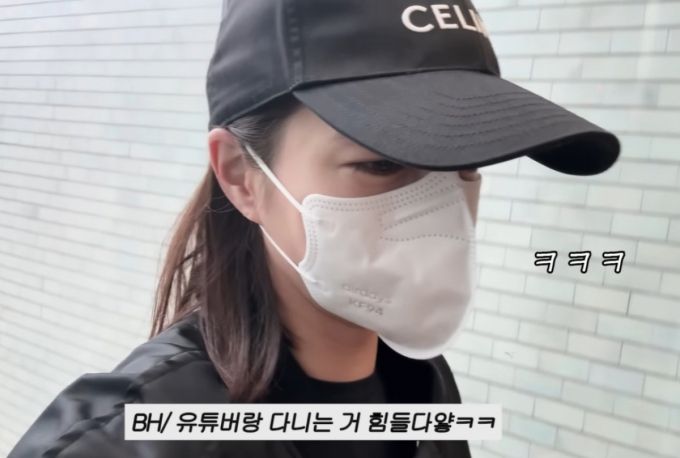 이민정이 이른 기상에 불만을 토로하자 이병헌이 "유튜버랑 같이 다니기 힘들다"며 맞받고 있다. /사진=유튜브 채널 '이민정 MJ' 갈무리