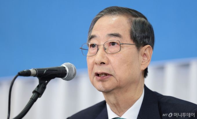 [서울=뉴시스] 국회사진기자단 = 무소속 한덕수 대통령선거 예비후보가 6일 서울 중구 코리아나호텔에서 열린 관훈토론회에서 기조연설을 하고 있다 2025.05.06. photo@newsis.com /사진=