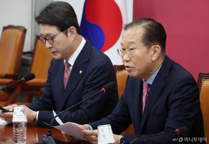 권영세 국민의힘 비상대책위원장이 10일 오전 서울 여의도 국회에서 열린 후보 재선출 관련 기자회견에서 발언을 하고 있다. 2025.05.10. /사진=뉴시스 /사진=조성봉