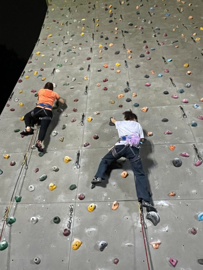 지난해 서울 성동구 응봉산에서 진행한 암벽등반교실./사진=서울 성동구청