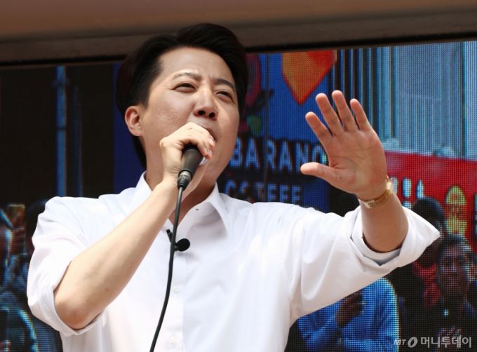 이준석 개혁신당 대통령 후보가 28일 서울 영등포구 여의도공원에서 유세를 하고 있다. 2025.5.28/사진=뉴스1 /사진=(서울=뉴스1) 김민지 기자