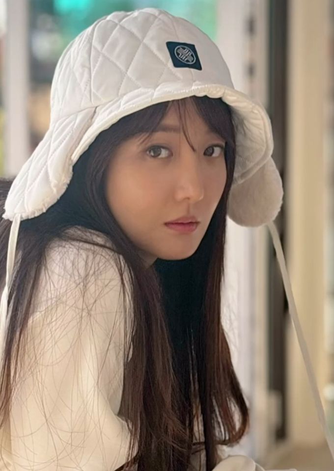 배우 사강이 자궁내막증 수술 후 호르몬약을 복용 중인 근황을 공개했다. /사진=인스타그램 갈무리