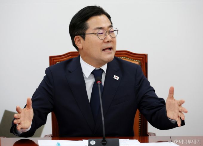 [서울=뉴시스] 조성우 기자 = 박찬대 더불어민주당 원내대표가 12일 오전 서울 여의도 국회에서 열린 고별 기자간담회에서 발언하고 있다. 2025.06.12.