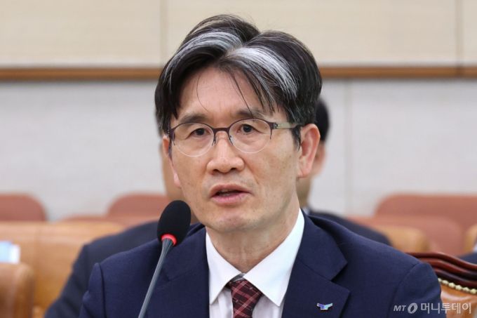 (서울=뉴스1) 이광호 기자 = 오동운 고위공직자범죄수사처장이 30일 오후 서울 여의도 국회에서 열린 법제사법위원회 전체회의에 출석해 의원 질의에 답하고 있다. 2025.4.30/뉴스1  Copyright (C) 뉴스1. All rights reserved. 무단 전재 및 재배포,  AI학습 이용 금지. /사진=(서울=뉴스1) 이광호 기자