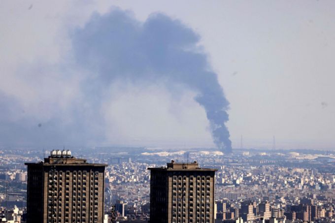 (테헤란 AFP=뉴스1) 김예슬 기자 = 17일(현지시간) 이란 수도 테헤란에서 이스라엘의 공습으로 연기가 피어오르는 모습. 25.06.17  ⓒ AFP=뉴스1  Copyright (C) 뉴스1. All rights reserved. 무단 전재 및 재배포,  AI학습 이용 금지. /사진=(테헤란 AFP=뉴스1) 김예슬 기자
