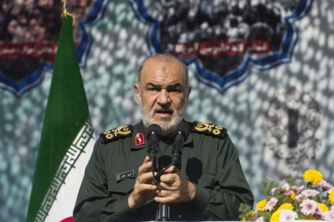 [테헤란=신화/뉴시스] 이란 관영 IRNA 통신은 호세인 살라미 이란 혁명수비대(IRGC) 총사령관과 골람알리 라시드 이란군 고위 장성이 이스라엘의 공습으로 사망했다고 13일(현지 시간) 보도했다. 사진은 살라미 총사령관이 2021년 11월 4일 테헤란에서 열린 집회에 참석해 연설하는 모습. 2025.06.13