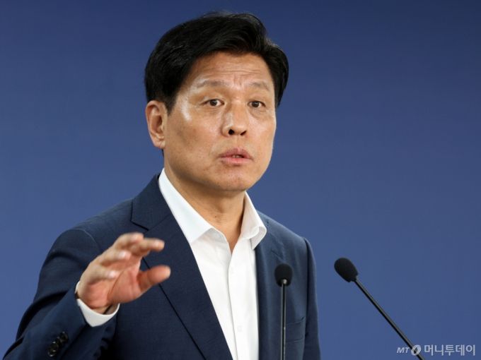 (서울=뉴스1) 황기선 기자 = 조승래 국정기획위원회 대변인이 23일 오전 서울 종로구 정부서울청사 창성동 별관 국정기획위원회에서 브리핑을 하고 있다. 2025.6.23/뉴스1  Copyright (C) 뉴스1. All rights reserved. 무단 전재 및 재배포,  AI학습 이용 금지. /사진=(서울=뉴스1) 황기선 기자