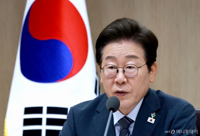 [서울=뉴시스] 고범준 기자 = 이재명 대통령이 24일 서울 용산 대통령실 청사에서 열린 국무회의에서 발언하고 있다. (대통령실통신사진기자단) 2025.06.24. bjko@newsis.com /사진=고범준