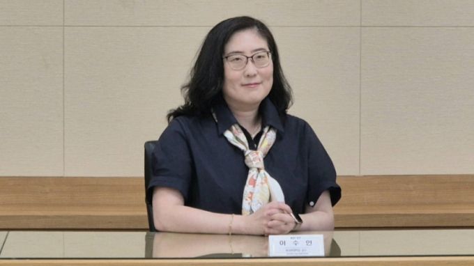 이수인 미국 워싱턴대 교수가 8일 서울 강남구 역삼동에서 기자들과 만나 인터뷰하고 있다. /사진=박건희 기자