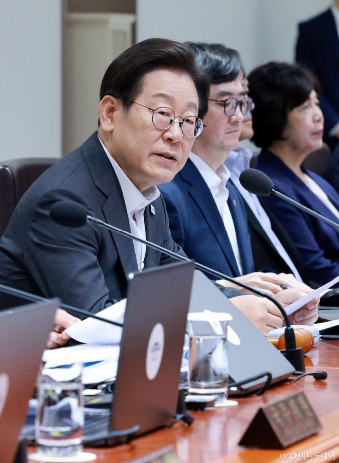 [서울=뉴시스] 고범준 기자 = 이재명 대통령이 8일 서울 용산 대통령실 청사에서 열린 국무회의에서 발언하고 있다. 2025.07.08. bjko@newsis.com /사진=고범준