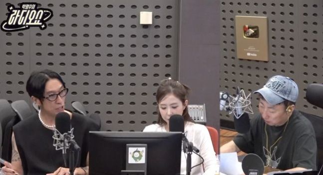 그룹 코요태의 멤버 신지가 예비 신랑 문원과 관련한 논란에 대해 심정을 밝혔다. /사진=KBS 쿨 FM '박명수의 라디오쇼'