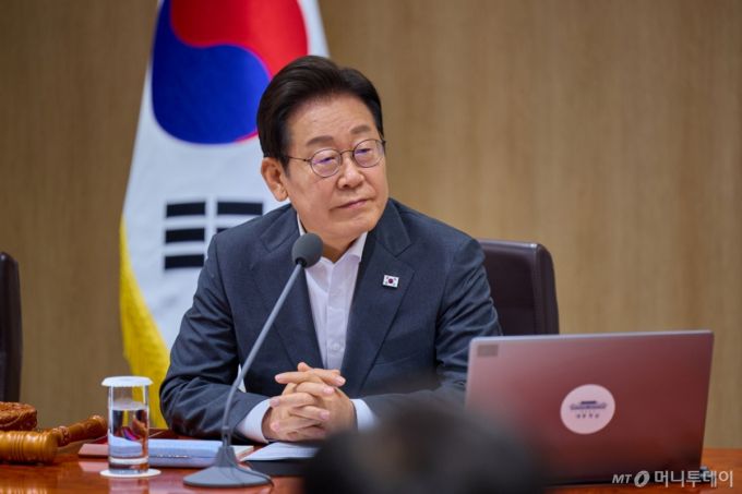 (서울=뉴스1) 허경 기자 = 이재명 대통령이 22일 서울 용산 대통령실 청사에서 열린 국무회의를 주재하고 있다. (대통령실 제공. 재판매 및 DB 금지) 2025.7.22/뉴스1  Copyright (C) 뉴스1. All rights reserved. 무단 전재 및 재배포,  AI학습 이용 금지. /사진=(서울=뉴스1) 허경 기자