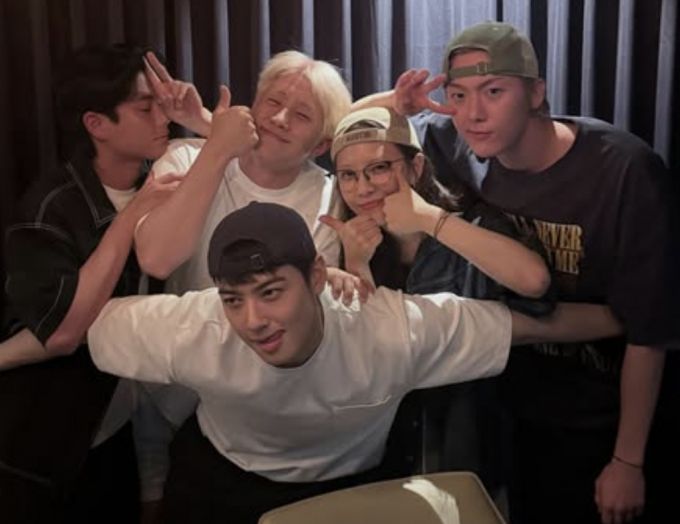 배우 차은우가 입대를 하루 앞두고 삭발한 모습을 공개했다./사진=인스타그램