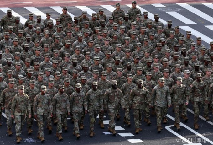 지난해 10월1일 오후 서울 세종대로 일대에서 열린 국군의날 시가행진에서 주한미군 장병들이 행진하고 있다. / 사진=뉴스1