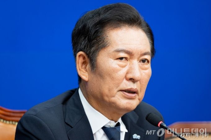 정청래 더불어민주당 대표가 6일 서울 여의도 국회에서 열린 최고위원회의에서 모두 발언을 하고 있다./사진=뉴스1