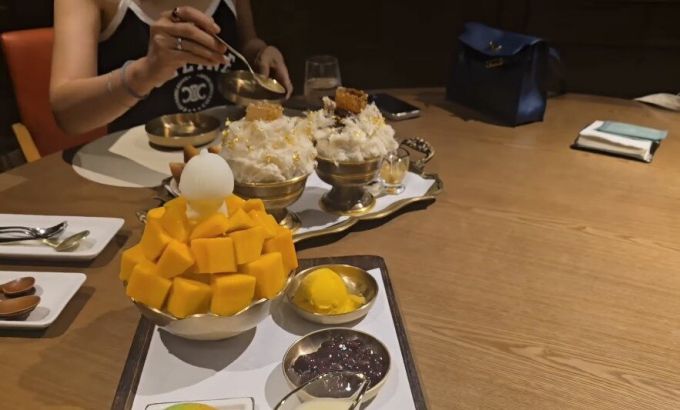 방송인 이상민이 아내와 빙수 데이트 현장을 공개했다./사진=이상민 SNS