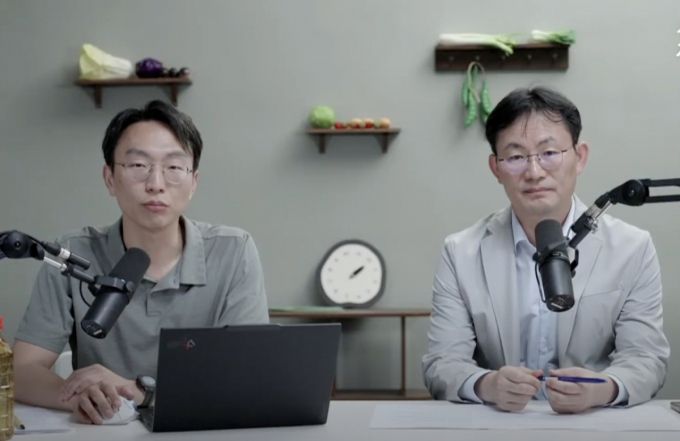 정희원 박사와 분당서울대학교병원 신장내과 전문의 김세중 교수. /사진=유튜브 채널 정희원의 저속노화 갈무리