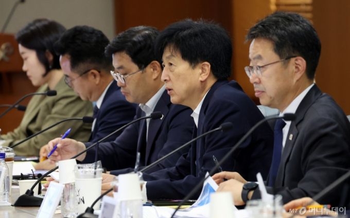 (서울=뉴스1) 김명섭 기자 = 오기형 더불어민주당 코스피 5,000 특위 위원장이 29일 서울 여의도 한국거래소에서 열린 현장간담회에서 발언을 하고 있다. 2025.7.29/뉴스1  Copyright (C) 뉴스1. All rights reserved. 무단 전재 및 재배포,  AI학습 이용 금지. /사진=(서울=뉴스1) 김명섭 기자