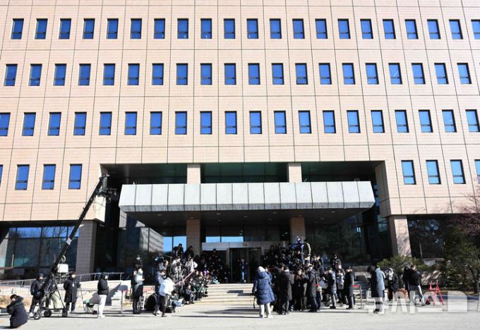 [과천=뉴시스] '임성근 구명로비' 의혹을 수사하는 특별검사팀이 송창진 전 고위공직자범죄수사처(공수처) 수사2부장검사의 국회 위증 고발 사건과 관련한 자료를 확보하기 위해 29일 공수처에 대한 강제수사에 착수했다. 2025.08.29./사진=뉴시스