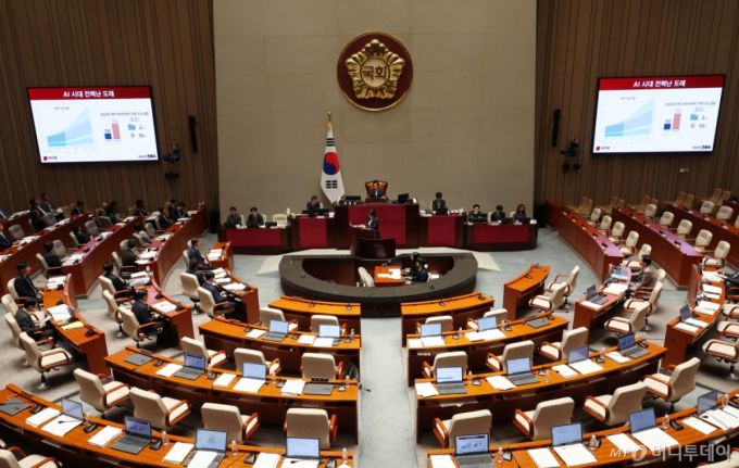 [서울=뉴시스] 조성봉 기자 = 조배숙 국민의힘 의원이 27일 오후 서울 여의도 국회에서 열린 예산결산특별위원회 전체회의에서 질의를 하고 있다.  2025.08.27. suncho21@newsis.com /사진=조성봉