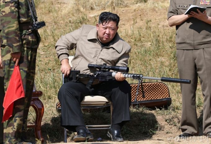 김정은 북한 노동당 총비서 겸 국무위원장이 지난해 자국 특수부대를 현장 지도하는 모습. / 사진=뉴스1(노동신문)