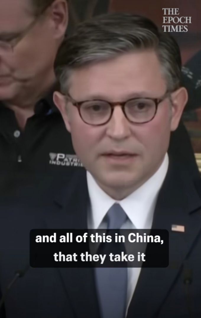 미국 하원의장 마이크 존슨(Mike Johnson)이 3일(현지시각)이번 중러 정상의 '수명 연장'과 '장기이식' 관련 대화 내용에 대해 "시진핑을 비롯한 중국 공산당 고위층이 동의 없이 적출된 장기를 통해 이익을 얻고 있을 가능성을 보여주는 심각한 사건"이라고 비판했다. /사진제공=에포크타임스