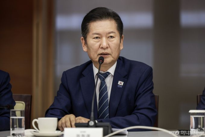 [서울=뉴시스] 정병혁 기자 = 정청래 더불어민주당 대표가 8일 서울 중구 대한상공회의소에서 열린 더불어민주당-대한상공회의소 정책간담회에서 인사말을 하고 있다. 2025.09.08. jhope@newsis.com /사진=정병혁