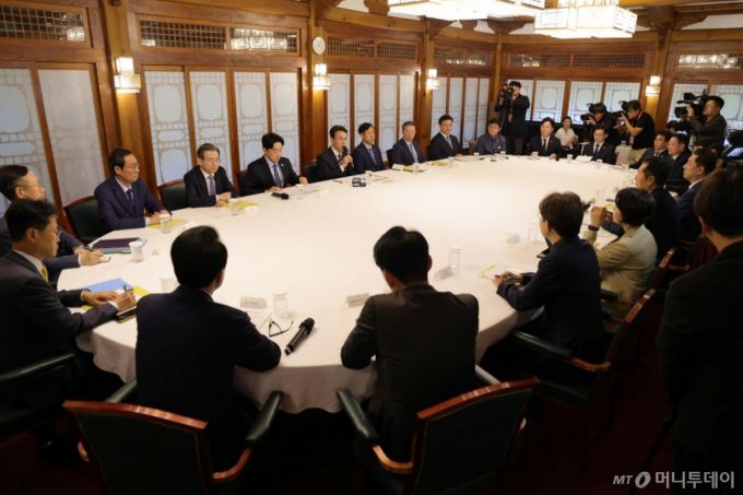 [서울=뉴시스] 황준선 기자 = 김민석 국무총리가 7일 서울 종로구 삼청동 국무총리공관에서 열린 고위당정협의회에서 발언하고 있다. (공동취재) 2025.09.07. photo@newsis.com /사진=