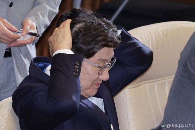 (서울=뉴스1) 신웅수 기자 = 권성동 국민의힘 의원이 9일 오전 서울 여의도 국회에서 열린 제429회국회(정기회) 제2차 본회의에서 생각에 잠겨 있다. 2025.9.9/뉴스1  Copyright (C) 뉴스1. All rights reserved. 무단 전재 및 재배포,  AI학습 이용 금지. /사진=(서울=뉴스1) 신웅수 기자