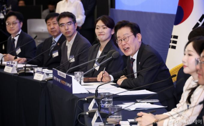 [서울=뉴시스] 고범준 기자 = 이재명 대통령이 10일 서울 마포구 프론트원에서 열린 국민성장펀드 보고대회에서 발언하고 있다. (대통령실통신사진기자단) 2025.09.10. bjko@newsis.com /사진=