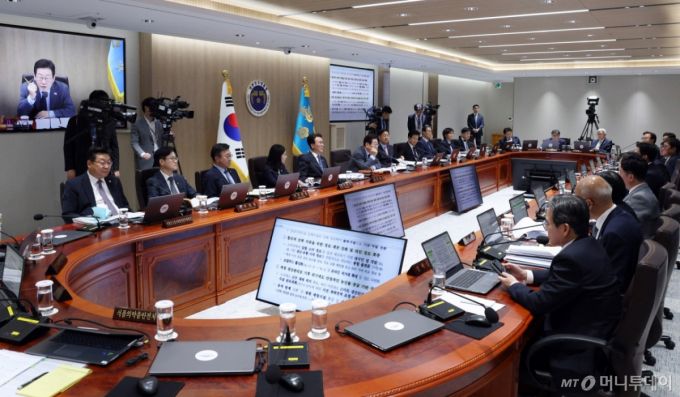 [서울=뉴시스] 고범준 기자 = 이재명 대통령이 9일 서울 용산 대통령실 청사에서 열린 제41회 국무회의에서 발언하고 있다. 2025.09.09. bjko@newsis.com /사진=고범준