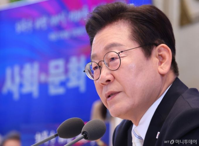 [서울=뉴시스] 고범준 기자 = 이재명 대통령이 11일 청와대 영빈관에서 열린 취임 100일 기자회견 '회복을 위한 100일, 미래를 위한 성장'에서 발언하고 있다. (대통령실통신사진기자단) 2025.09.11. bjko@newsis.com /사진=