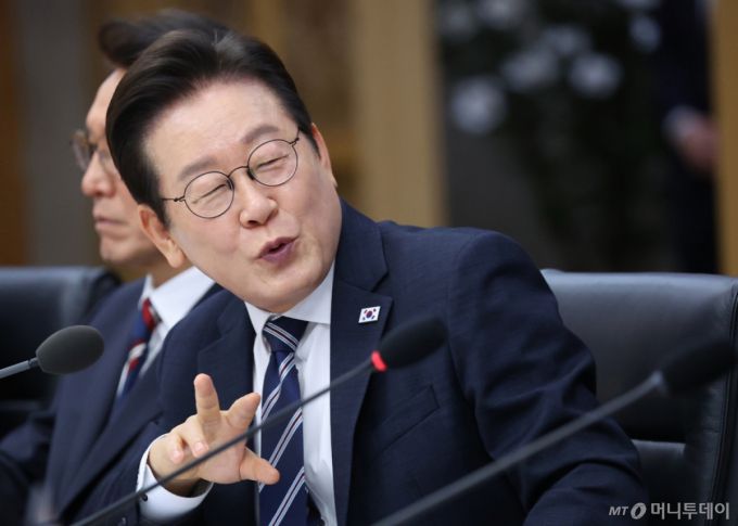 [세종=뉴시스] 고범준 기자 = 이재명 대통령이 16일 세종시 정부세종청사에서 열린 제42회 국무회의에서 발언하고 있다. (대통령실통신사진기자단) 2025.09.16. bjko@newsis.com /사진=