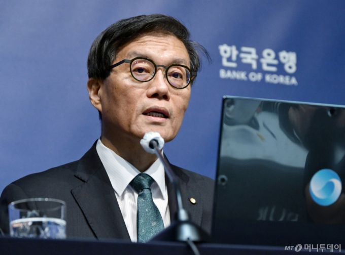 이창용 한국은행 총재가 28일 서울 중구 한국은행에서 8월 통화정책방향 관련 기자간담회를 하고 있다. /사진=뉴시스