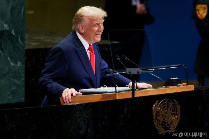 (뉴욕 로이터=뉴스1) 강민경 기자 = 도널드 트럼프 미국 대통령이 23일 미국 뉴욕 유엔본부에서 열린 제80차 유엔총회에서 연설하고 있다. 2025.9.23  ⓒ 로이터=뉴스1  Copyright (C) 뉴스1. All rights reserved. 무단 전재 및 재배포,  AI학습 이용 금지.