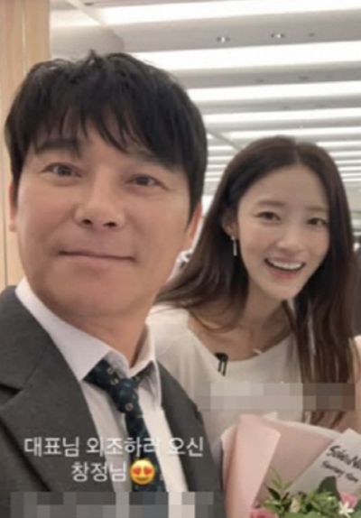 가수 임창정이 아내 서하얀의 브랜드 팝업 스토어에 방문해 '특급 외조'를 했다. /사진=서하얀 SNS