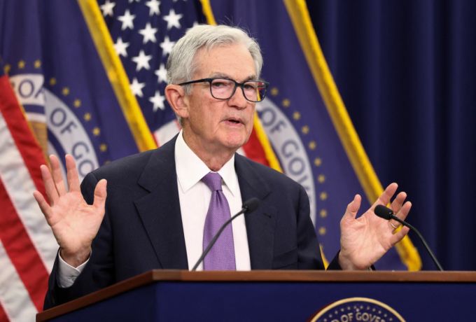 제롬 파월 미국 연방준비제도 의장이 29일(현지시간) 기준금리 0.25%포인트 인하 결정 직후 기자회견을 하고 있다. /로이터=뉴스1
