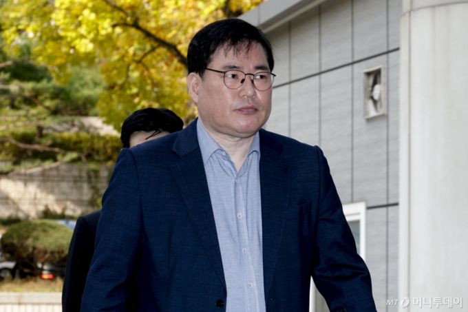 대장동 개발 비리 의혹으로 재판에 넘겨진 유동규 전 성남도시개발공사 기획본부장이 31일 서울 서초구 중앙지법에서 열린 1심 선고공판에 출석하고 있다./사진=뉴스1