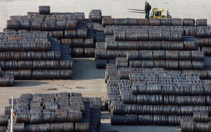 경기 평택시 포승읍 평택항에 철강제품이 쌓여있는 모습. 2025.10.29/뉴스1  Copyright (C) 뉴스1. All rights reserved. 무단 전재 및 재배포,  AI학습 이용 금지. /사진=뉴스1