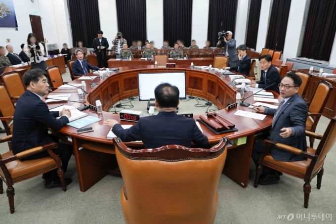 (서울=뉴스1) 유승관 기자 = 5일 오전 서울 여의도 국회에서 정보위원회의 국방정보본부 등에 대한 국정감사가 진행되고 있다. (공동취재) 2025.11.5/뉴스1  Copyright (C) 뉴스1. All rights reserved. 무단 전재 및 재배포,  AI학습 이용 금지.