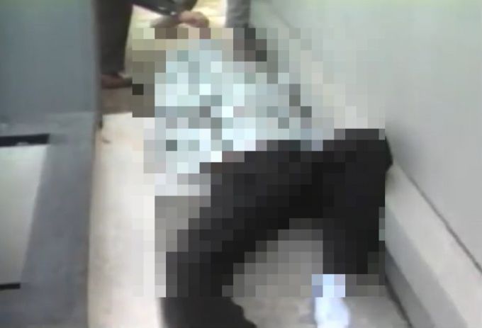 1990년 양평 일가족 생매장 사건의 주범 이모씨가 가슴에 총상을 입고 대전의 한 아파트 옥상에서 과다출혈로 숨진 채 발견됐다./사진=KBS뉴스 화면캡처.