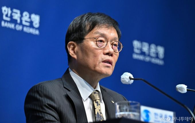 이창용 한국은행 총재가 23일 오전 서울 중구 한국은행에서 열린 금융통화위원회 본회의 후 기자간담회를 하고 있다. /사진=뉴스1