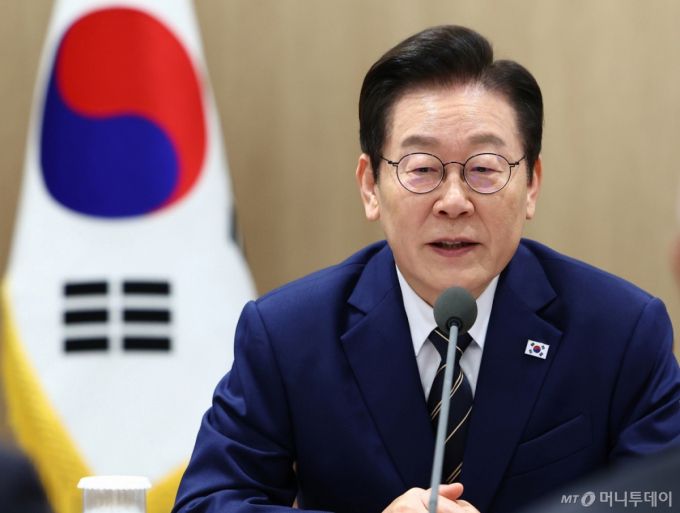 이재명 대통령이 16일 서울 용산 대통령실 청사에서 열린 한미 관세협상 후속 민관 합동회의에서 발언하고 있다. /사진=대통령실통신사진기자단