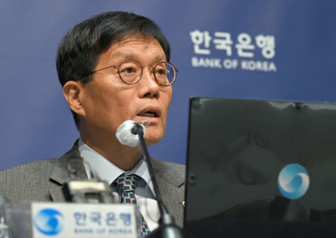 이창용 한국은행 총재가 27일 오전 서울 중구 한국은행에서 열린 통화정책방향 기자간담회에서 발언을 하고 있다./사진제공=뉴시스(사진공동취재단)