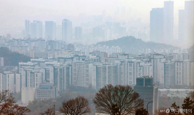 사진은 24일 서울 용산구 남산에서 바라본 서울시내 아파트 단지 모습. /사진=뉴스1