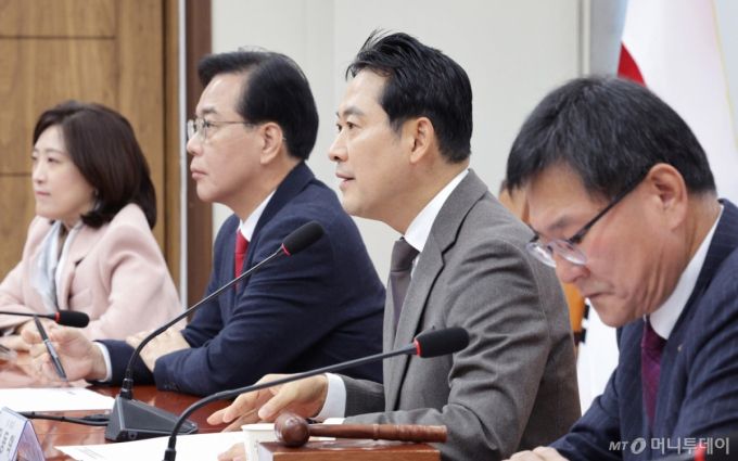 (서울=뉴스1) 신웅수 기자 = 장동혁 국민의힘 대표가 4일 서울 여의도 국회에서 열린 전국위원회에서 발언하고 있다. 2025.12.4/뉴스1  Copyright (C) 뉴스1. All rights reserved. 무단 전재 및 재배포,  AI학습 이용 금지. /사진=(서울=뉴스1) 신웅수 기자