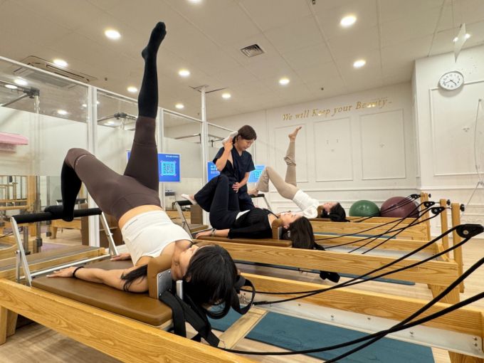 토마토시스템이 제공한 첨단 AI 재활 필라테스 서비스 장비가 도입된 캐치필라테스 이수점. AI로 체형 분석 뒤 1대3의 교습을 저렴하게 받을 수 있다/사진제공=캐치필라테스