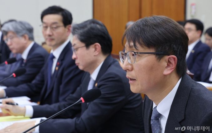 (서울=뉴스1) 신웅수 기자 = 박대준 쿠팡 대표이사가3일 서울 여의도 국회 정무위원회에서 열린 쿠팡 개인정보 유출 관련 현안질의에서 의원 질의에 답변하고 있다. 2025.12.3/뉴스1  Copyright (C) 뉴스1. All rights reserved. 무단 전재 및 재배포,  AI학습 이용 금지. /사진=(서울=뉴스1) 신웅수 기자