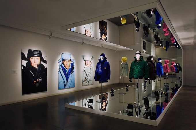 지난 4일 서울 종로구 아름지기에서 진행된 캐나다구스의 '더 파이오니어링 저니’ 쇼케이스 행사장에 전시된 스노우구스 컬렉션 신제품/사진=롯데지에프알